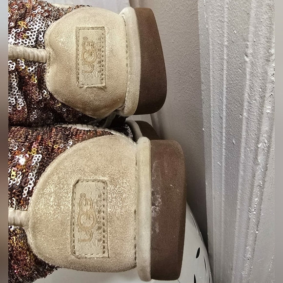 Ugg Classic Short Sparkles Sequined Brown Silver Furlined Boot Women's Size 9🌴 - Picture 6 of 8